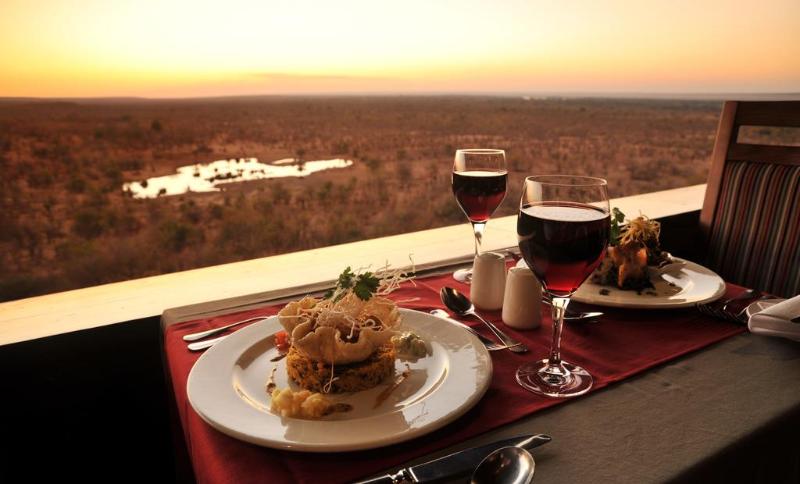 سوئیت 2 خوابه, Victoria Falls Safari Suites