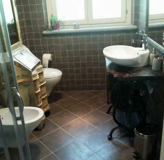 اتاق استاندارد سه نفره, B&b Casa Marvita