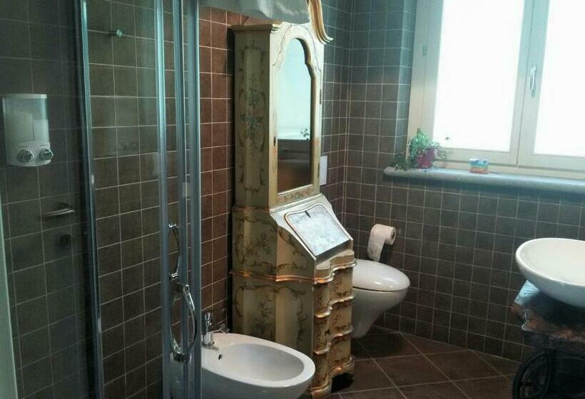 اتاق استاندارد سه نفره, B&b Casa Marvita