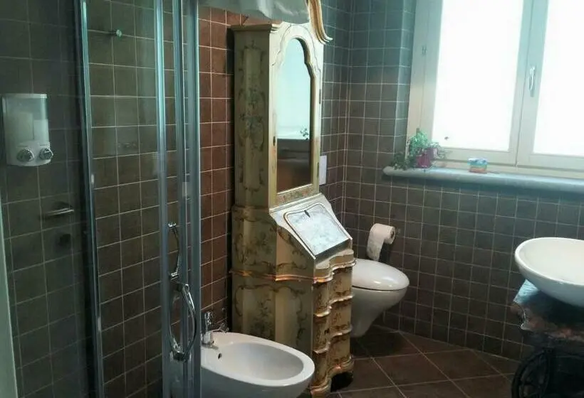 اتاق استاندارد سه نفره, B&b Casa Marvita