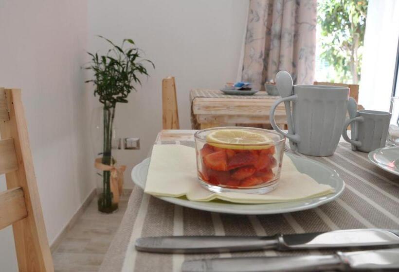 اتاق استاندارد با تخت بزرگ, B&b Les Chambres Rooms & Suite