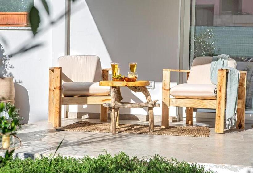 اتاق لوکس با تخت بزرگ, B&b Les Chambres Rooms & Suite