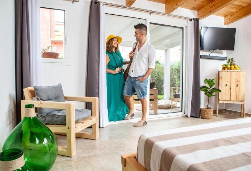 اتاق لوکس با تخت بزرگ, B&b Les Chambres Rooms & Suite