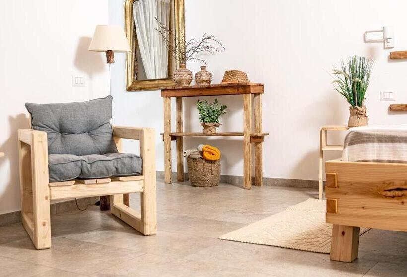 اتاق لوکس با تخت بزرگ, B&b Les Chambres Rooms & Suite