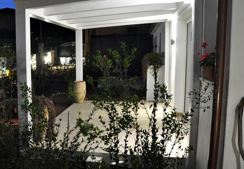 اتاق لوکس با تخت بزرگ, B&b Les Chambres Rooms & Suite