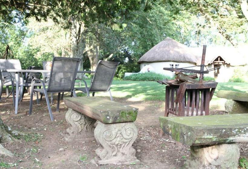 בונגלו משפחתי, Baldinnie Cottages