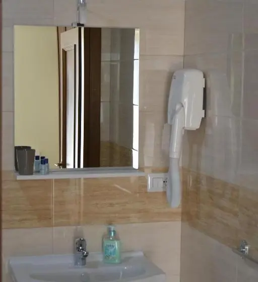 スタンダード４人部屋, Guesthouse Holiday Formia Beach