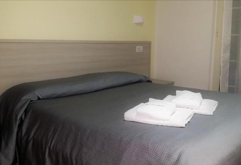 Полулюкс с Балконом, Guesthouse Holiday Formia Beach