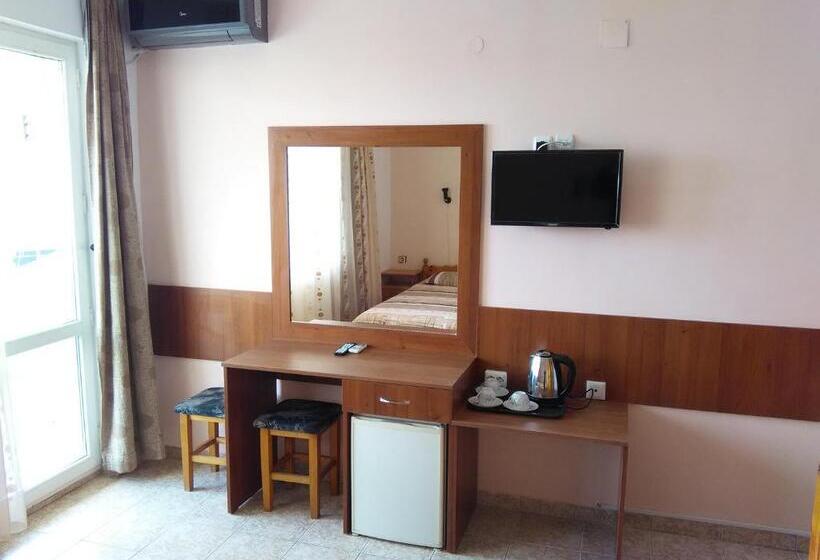 Triple Room Sea View, Guest House D. Bogdanova