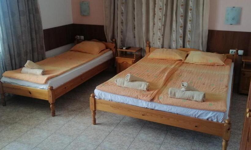 اتاق سه نفره دلوکس با چشمانداز دریا, Guest House D. Bogdanova