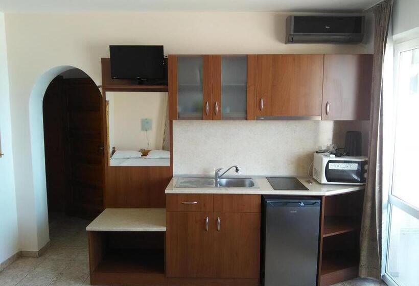 اتاق سه نفره دلوکس با چشمانداز دریا, Guest House D. Bogdanova