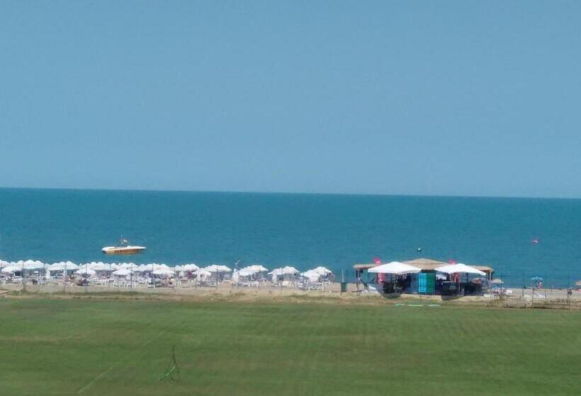 اتاق سه نفره دلوکس با چشم‌انداز دریا, Guest House D. Bogdanova