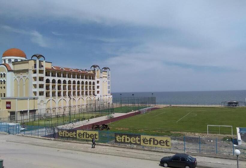 اتاق سه نفره دلوکس با چشم‌انداز دریا, Guest House D. Bogdanova