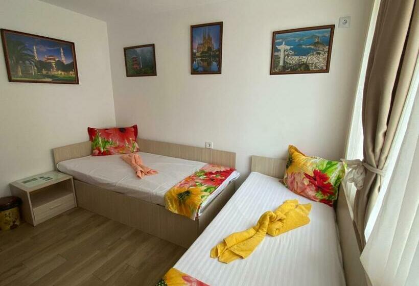 غرفة قياسية, Jacky S House