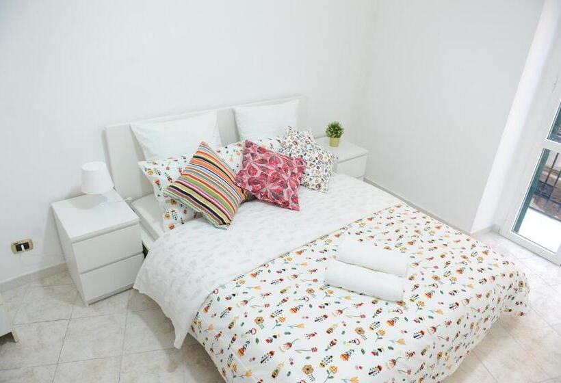 חדר סטנדרט לשלושה עם מרפסת, Palazzo Del Carmine