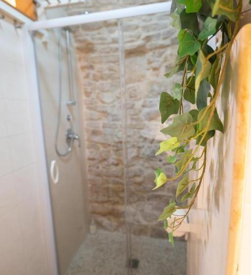 استودیوی استاندارد, Piccola Pietra Bianca