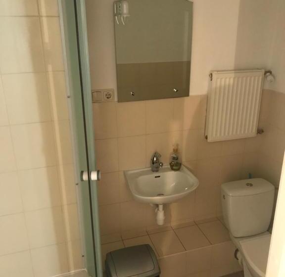 اتاق خانوادگی, Saules Kvartāls