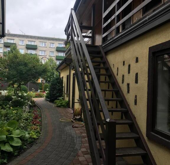 اتاق خانوادگی, Saules Kvartāls