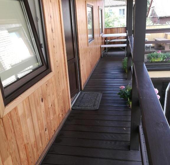 اتاق خانوادگی, Saules Kvartāls