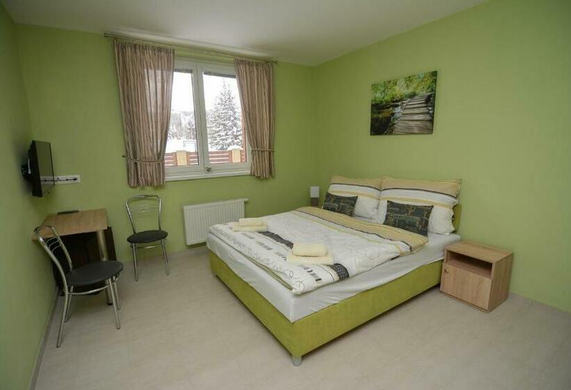 标准间, Vila Kamah