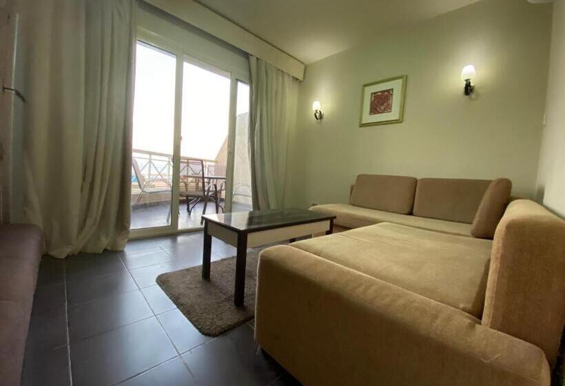 آپارتمان 1 خوابه با چشم‌انداز دریا, Porto South Beach Royal Sea View Families صف اول بحر مباشر