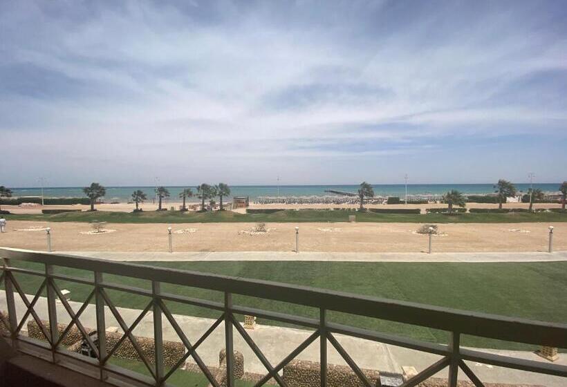 اتاق استاندارد چهار تخته با چشم‌انداز دریا, Porto South Beach Royal Sea View Families صف اول بحر مباشر