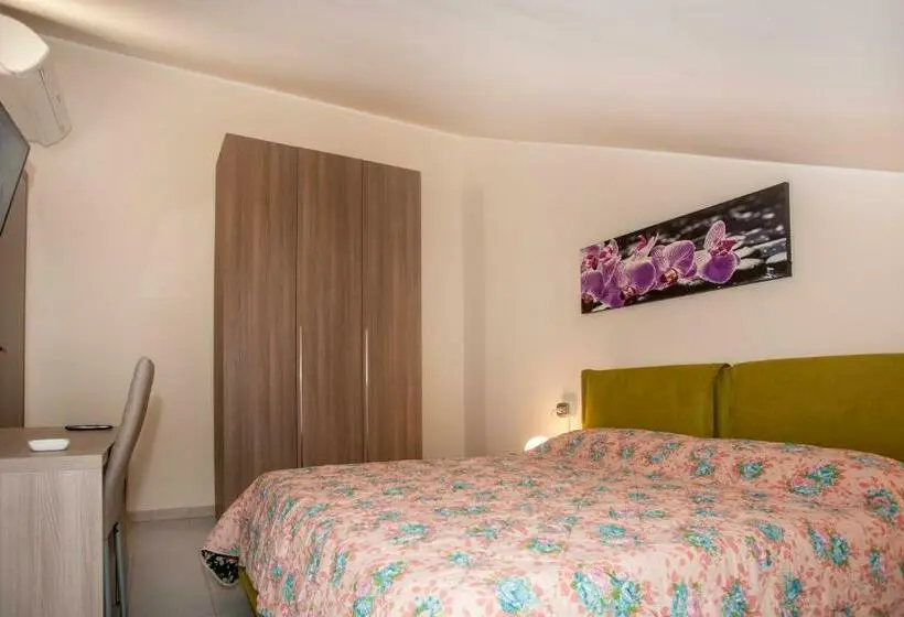 バスルーム共有のシングルスタンダード, B&b Villa Aurora