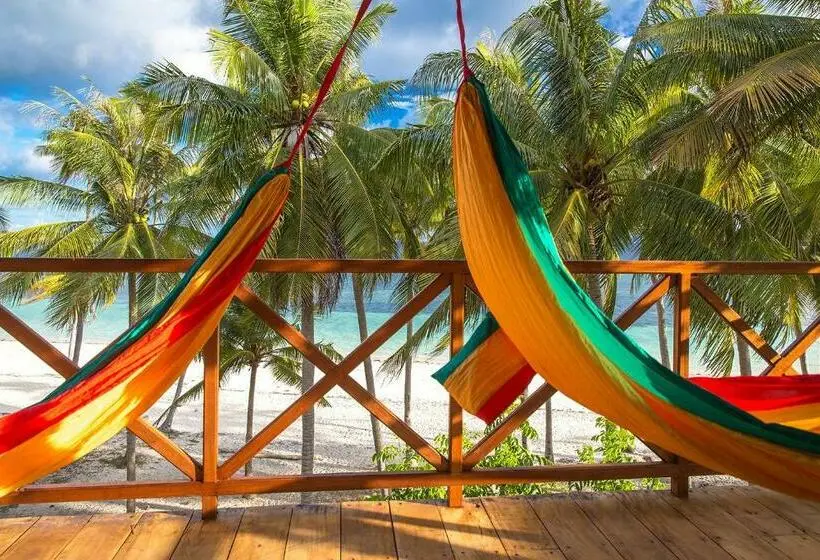 オーシャンビュースタンダードルームバルコニー付き, Baracoco Bungalows