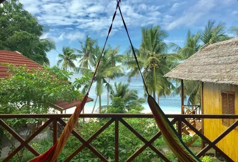 オーシャンビュースタンダードルームバルコニー付き, Baracoco Bungalows