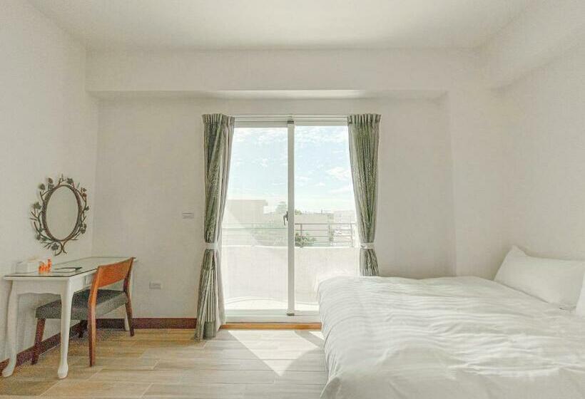 اتاق خانوادگی, Corner No50 Hostel