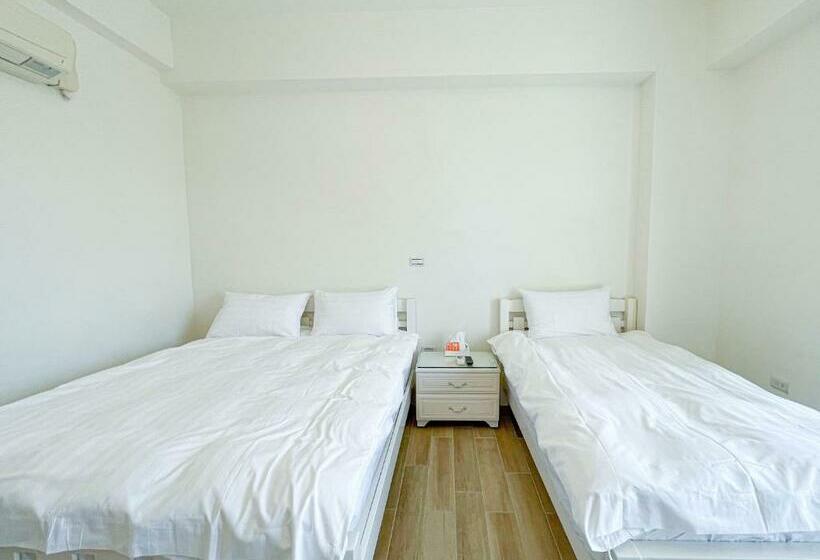 اتاق استاندارد سه نفره, Corner No50 Hostel