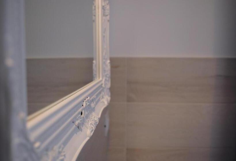 اتاق استاندارد, Festina Lente B&b