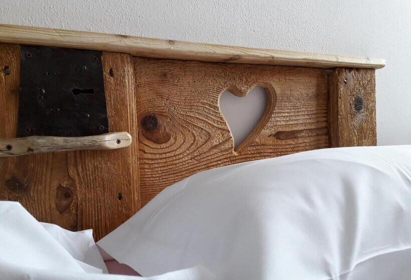 חדר משפחתי, Rifugio Al Lago Del Mortirolo In Inverno Raggiungibile Solo A Piedi