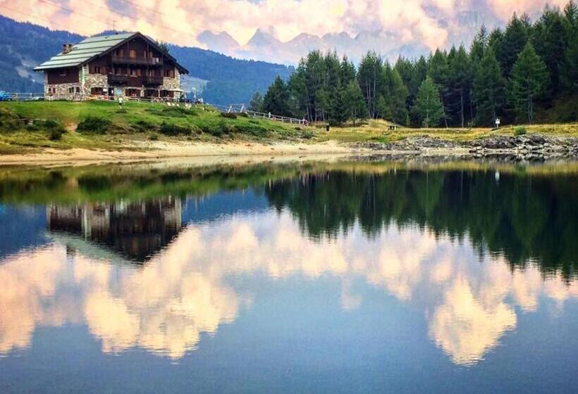 Семейный Номер Совместный Санузел, Rifugio Al Lago Del Mortirolo In Inverno Raggiungibile Solo A Piedi