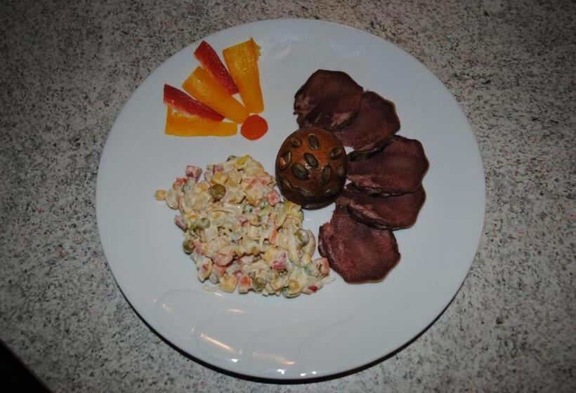 اتاق استاندارد چهارنفره با بالکن, Tourist Farm Kladje