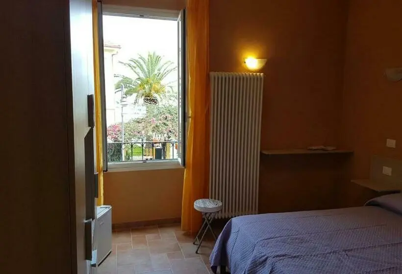 اتاق استاندارد با چشم‌انداز دریا, Perla Nera Guesthouse