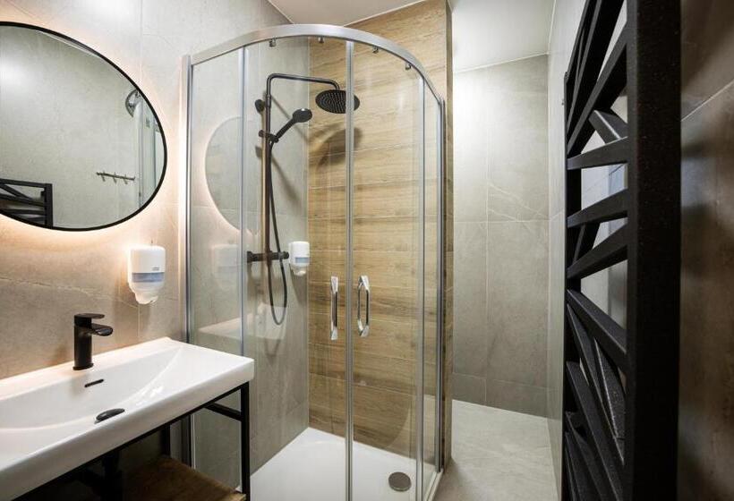 غرفة قياسية, športové A Relaxačné Centrum   šrc