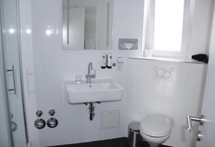 1 Bedroom Penthouse Apartment, Victoria Apartments