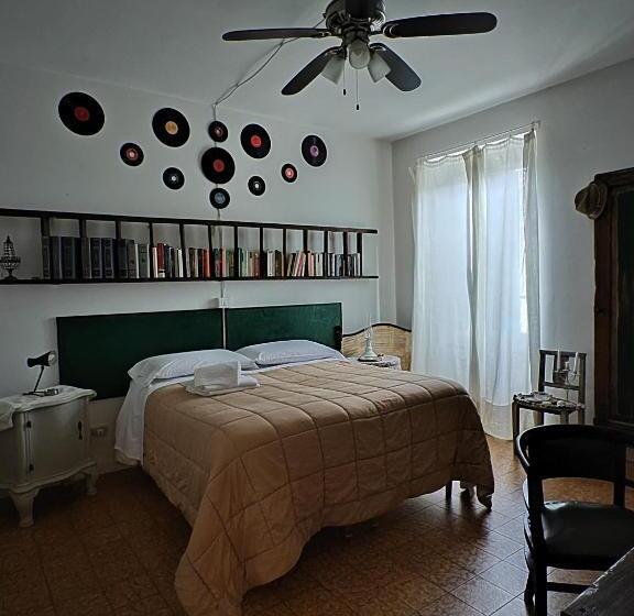 اتاق استاندارد, B&b Lamagia Di Corte Moronati