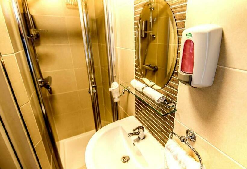 标准单人间, Urban Nest Townhouse