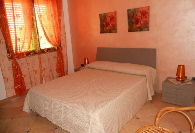 غرفة قياسية رباعية مزودة بشُرفة, Brezza Di Mare