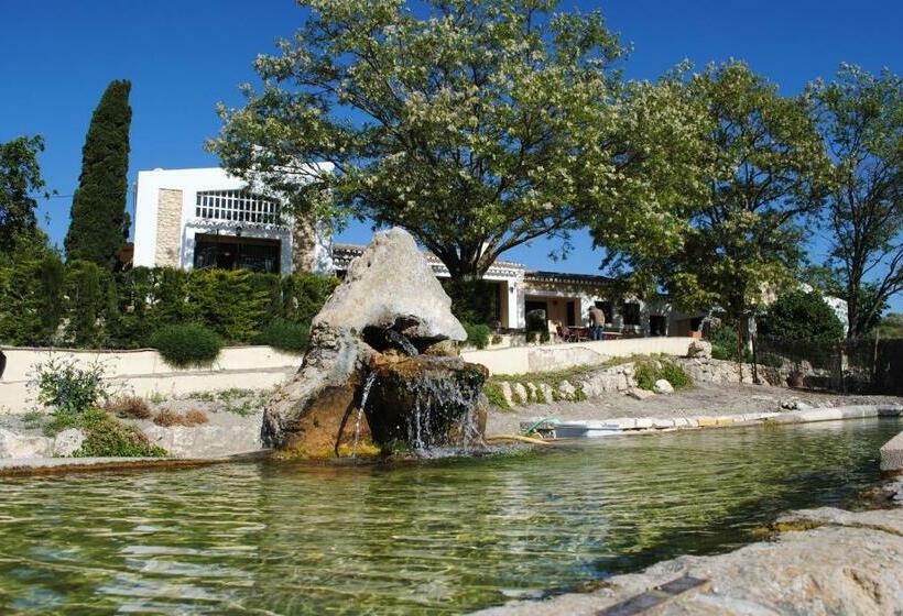 خانه 1 خوابه, La Escuela Del Campo