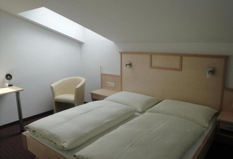 Номер Стандарт, Pension Dorfplatzl