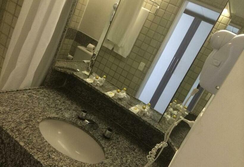 Standard Studio, Mc Golden Flats