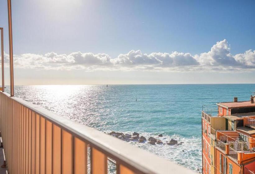 1 Bedroom Apartment with Terrace Sea View, Alla Marina Affittacamere