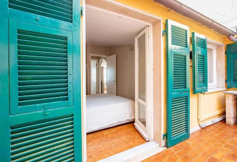 1 Bedroom Apartment with Terrace Sea View, Alla Marina Affittacamere