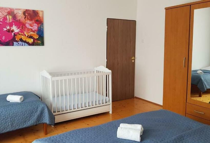 Апартаменты 1 Спальня с Балконом, Apartmány 105