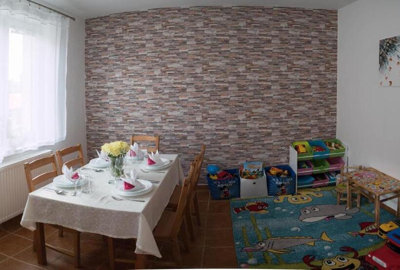 带1个卧室的带阳台的公寓, Apartmány 105