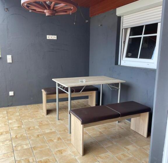 带1个卧室的带阳台的公寓, Gästehaus Metropolitan