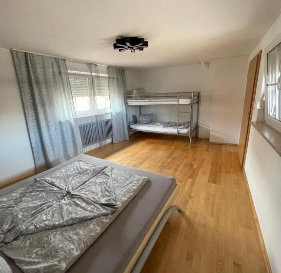 带1个卧室的带阳台的公寓, Gästehaus Metropolitan